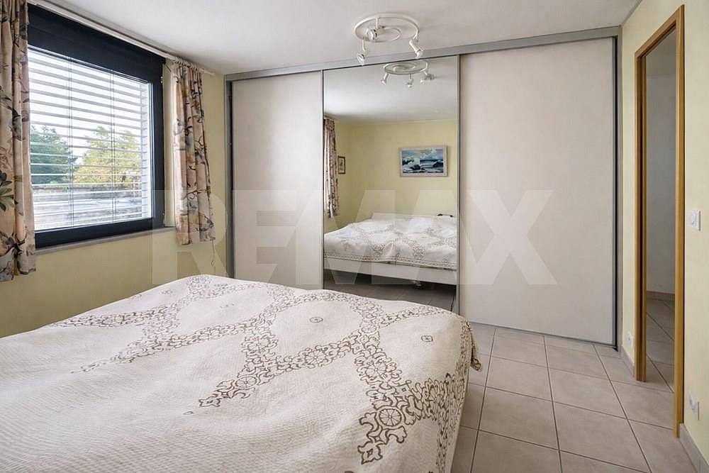 Semi-detached house – For sale