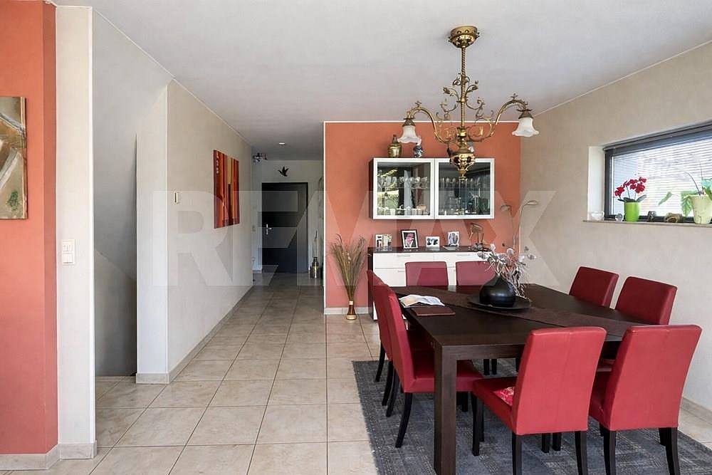 Semi-detached house – For sale